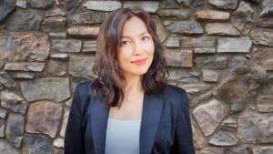 Who Is Elenaaraine? Unveiling the Digital Personality