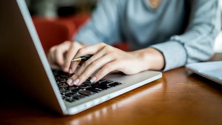 The Rise of Mocvg in Online Searches